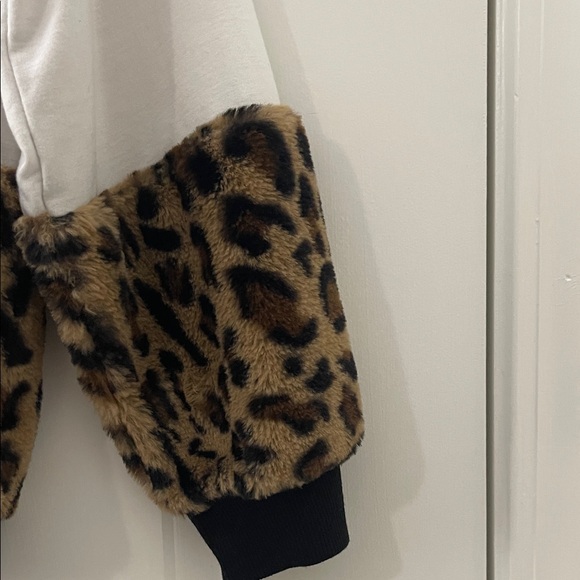 Speechless Black and White Sweater with Leopard Print - Picture 4 of 6